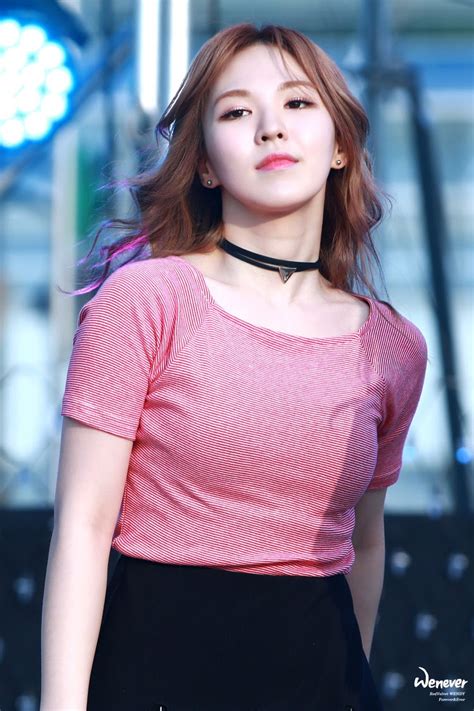 They debuted as four on august 1, 2014 with the single happiness. Red Velvet Wendy: Red Velvet Wendy Beauty Appreciation Post