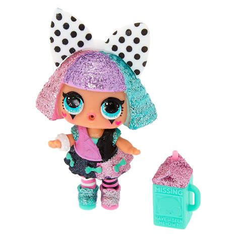 Especially for girls who can't imagine a new year without their favorite dolls, mga entertainment released the limited edition l.o.l. L.O.L Surprise!™ Bling Series | Claire's