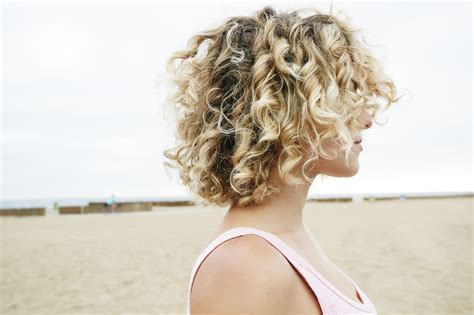 Is it true that wen cleansing conditioner by chas dean causes hair to fall out? DevaCurl hair care products causing hair loss, suit claims