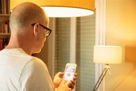 Smart Light Bulbs Could Be Vulnerable To Cyber Attacks Study Beebom