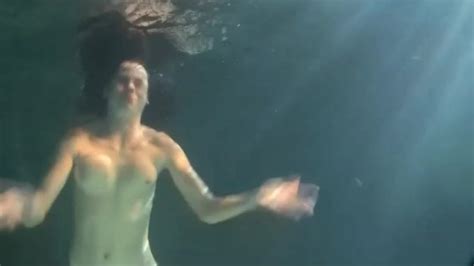 This Girl Can Stay Underwater For A Long Time Alpha Porno