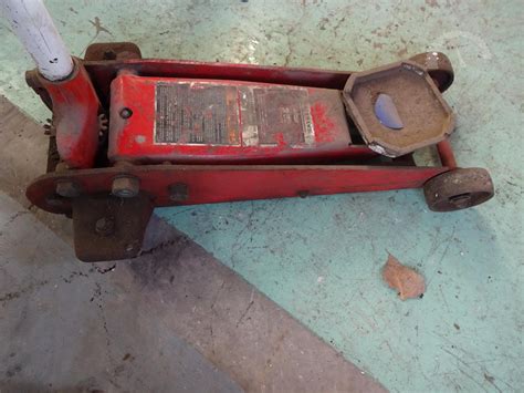 Blackhawk 2 Ton Floor Jack Auction Results