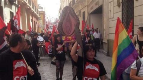 La Fiscalía Pide 3000 Euros De Multa Para Las Acusadas Por La Procesión Del Coño Insumiso