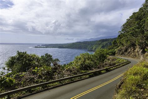 Why You Shouldnt Drive The Road To Hana In Hawaii