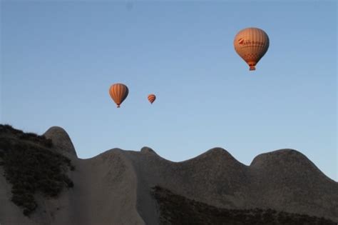Fire balloon turkey travel balloons globes balloon hot air balloons. Two Brazilians Killed in Hot Air Balloon Crash Over Turkey ...