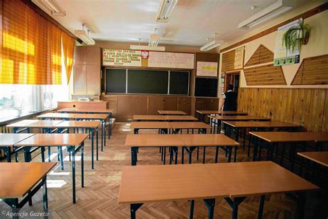 Szkoła together przez lata swojej działalności zdobyła bogate doświadczenie w nauczaniu języka polskiego studentów z całego świata. Koronawirus. Zamknięte szkoły w Wałbrzychu. Nauczyciele ...
