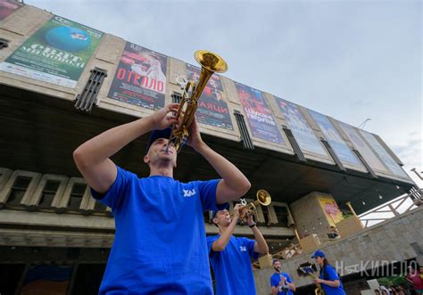 31.08.2021 день с легендой в сентябре на эльдорадио 25.08.2021 день с легендой на эльдорадио: День Музыки-2019 в Харькове расширяется и меняет формат ...