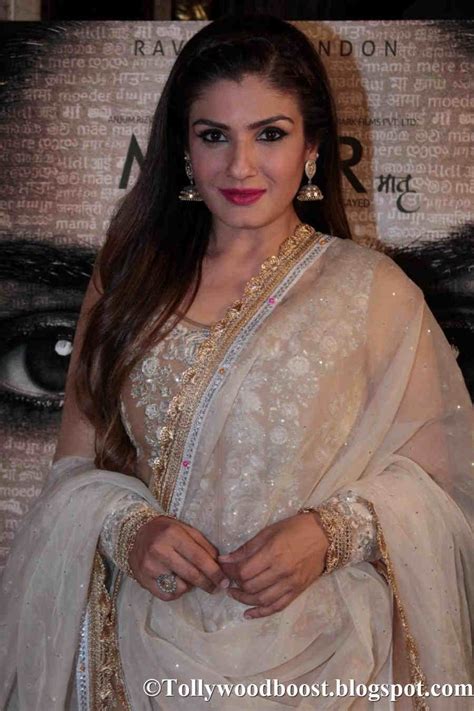 Daughter of director ravi tandon, she was born and raised in mumbai. Raveena Tandon In White Dress At Mumbai Press Conference ...