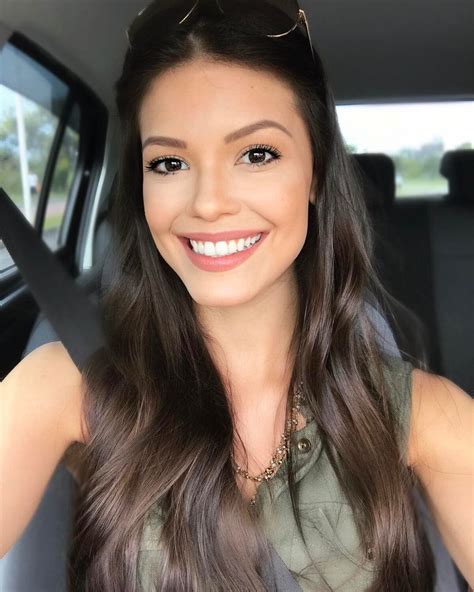 They enter the witness protection program and get sent to são paulo, changing their names to josimara, fiona and cleyde. Vitória Strada : ImagesOfBrazil