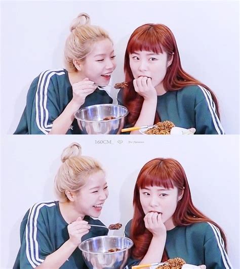 Wheein] like breathing, we were connected where are we now. Solar & Wheein Mamamoo 180828 MMMTV4 EP15 | Moonbyul ...