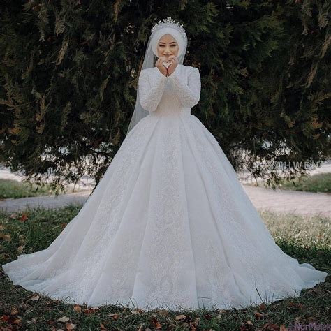 Maybe you would like to learn more about one of these? 2021 Sezonunun En Trend 17 A Kesim Tesettür Gelinlik Modeli