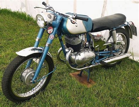 It was the 250 uld that served as the mount for one of dkw's most famous victories at the 1938 isle of but one 250cc engine was secretly spirited to the west by racer kurt kuhnke and installed in an interwar. 1960 James Superswift Sports 250cc Twin Two-Stroke ...