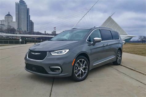 2021 Chrysler Pacifica Hybrid Specs Price Mpg And Reviews