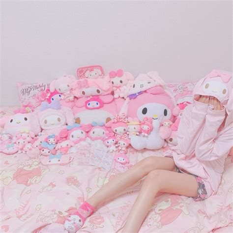 Tbh, i don't know a lot about those. Pin by ♡ Emmie ♡ on ♡☆~softie~☆♡ in 2020 | Cute room decor, Otaku room, Pink aesthetic
