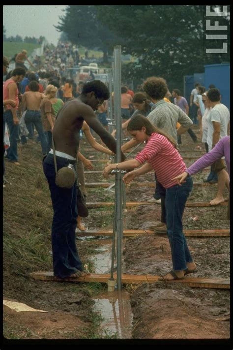 40 Rare And Unseen Color Photos Of The Woodstock Music Art Fair