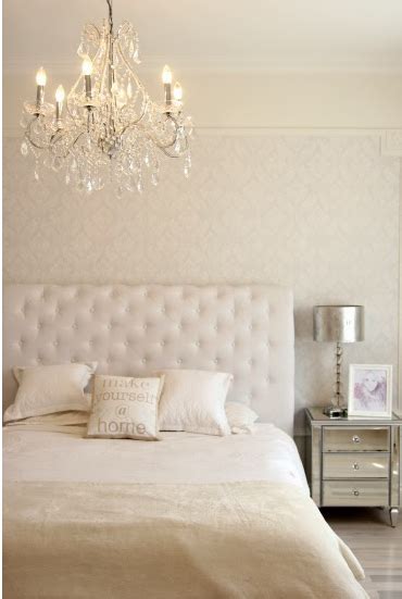 chandeliers  bedrooms ideas cupitonians
