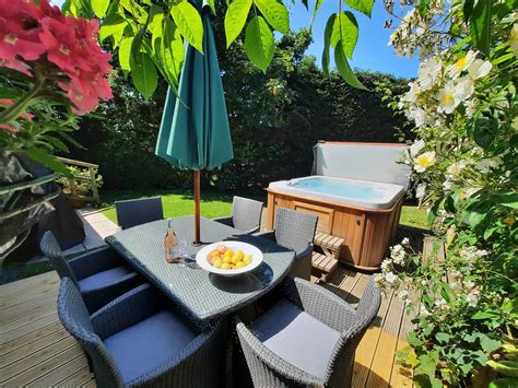 Luxury Family Holiday Cottage, Bude, Cornwall, Sleeps 6 | Nightingale