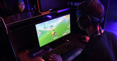 Girl Wouldnt Stop Playing Fortnite To Use Bathroom Sent To Rehab