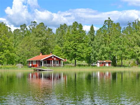 Das haus am see mit ca. Ferienhäuser in Schweden - Schwedenhaus Vermittlung ...