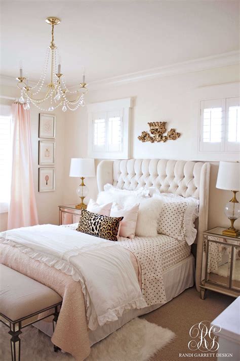 The various color patterns offered for this bedroom should be applied in accordance with the concept of decoration. Shabby chic bedroom decorating ideas on a budget luxury ...