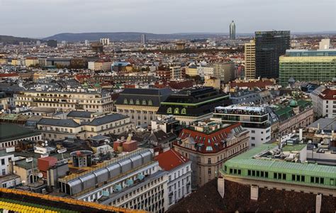 It is the capital of the republic of austria and by far the largest city in austria with its population of more than 1.7 million. Wien von oben Foto & Bild | europe, Österreich, wien ...