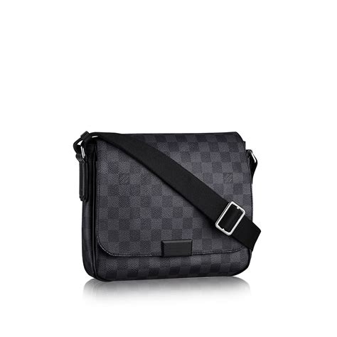 .sacoche louis vuitton bandoulière prix magasin 1190€ plus de facture,possibilité remise de l'article chez louis vuitton pour vérifié sont authenticité. Louis vuitton homme, acheter une sacoche