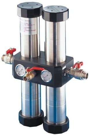 Sauberes wasser im haus, küche, bad, wohnmobil und auf reisen. Wasserfilter, Trinkwasserfilter, Wasseraufbereitung, Haus ...