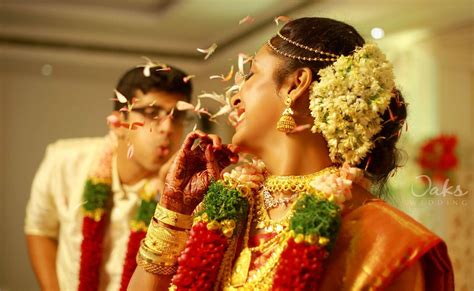 Let me share this whole new world with you.! 40 Beautiful Kerala Wedding Photography examples and Top Photographers