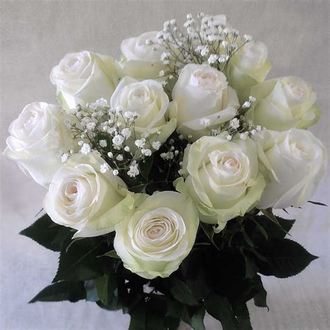 Bouquets White Roses And Smiles