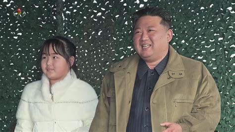 북한 김정은 딸 사진 추가 공개다정한 모습 과시 네이트 뉴스