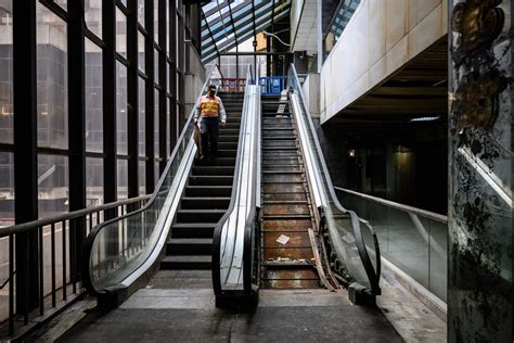 New surveillance video shows workers at a mall in china knew about the faulty escalator before a mother fell to her death. Jury Awards $3 Million To Woman Who Lost A Toe In A 2013 ...