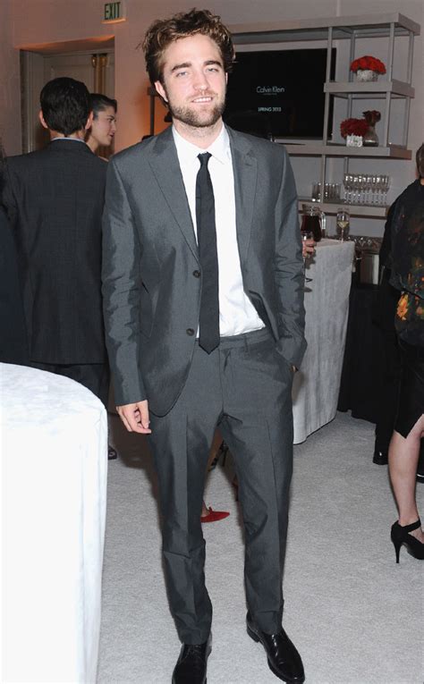 Robert Pattinson Too Sexy At Elle Gala E Online Ca