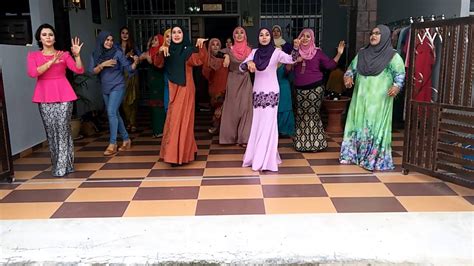 Indonesia tanah airku tanah tumpah darahku disanalah aku berdiri jadi jayalah indonesia ku…!!!! SENANDUNG DI HARI RAYA BY FAPFC - YouTube