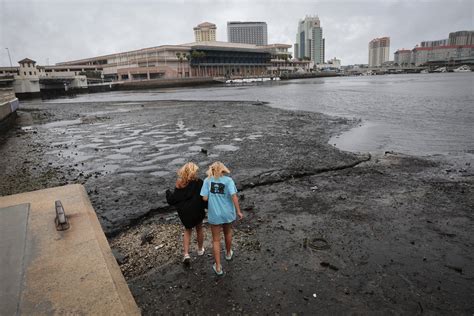 Why water receded from Tampa Bay as Hurricane Ian approached