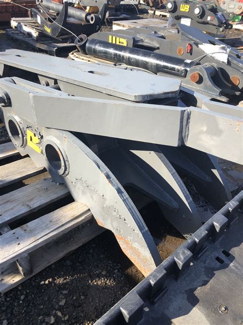 Rockland 200 M Thumb Attachment Pre Owned Machines Ais Equipment