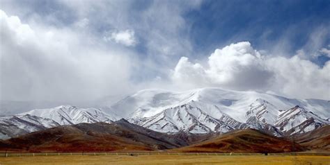 Kunlun Mountain Pass In Golmud Qinghai Tibet Tours Tibet Travel