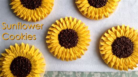 How To Decorate Sunflower Cookies! | Sunflower cookies, Flower sugar cookies, Flower cookies