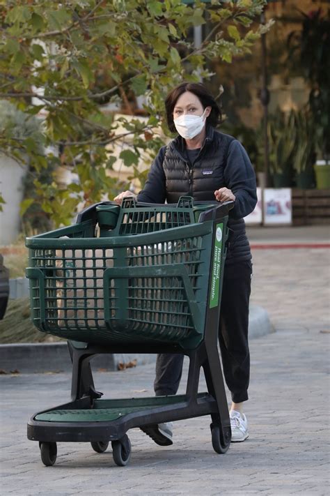 Flour power — alternative flours are forecast to trend next year, according to the retailer foods from west africa — traditional west african flavors will continue to emerge in food and beverage items in 2020. SHANNEN DOHERTY Shopping at Whole Foods in Malibu 09/17 ...