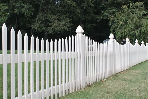 Picket Fence Vinyl Fence In A Variety Of Colors And Styles