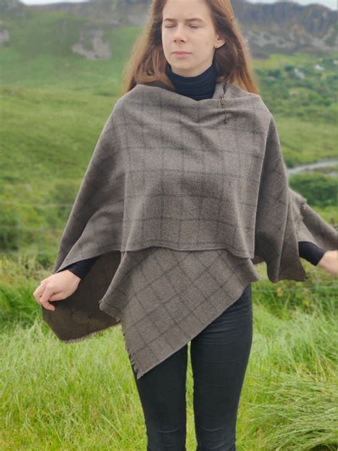 Irish Tweed Ruana Wrap Cape Cloak Arisaid Dark Grey With Charcoal