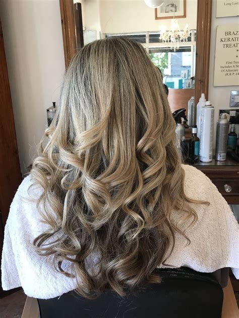 Ash Blonde Highlights And A Curly Blowdry Ash Blonde Highlights Blonde Highlights Curly Blowdry