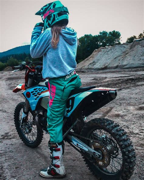 Pin By Ash Pk On Motolife ♡ Motocross Girls Dirt Bike Girl