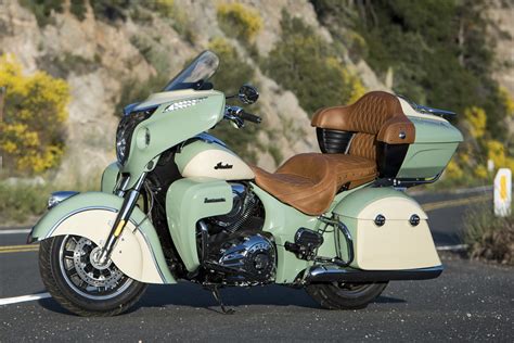 review of indian roadmaster 2017 pictures live photos and description indian roadmaster 2017