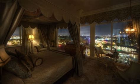 See disneyland hotel room types and rates. Drool-worthy Honeymoon Suite
