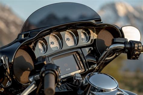 The company says it's reducing product overlap. Racing Cafè: Harley-Davidson CVO Electra Glide Ultra ...