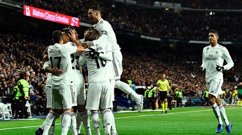 El real madrid estrena hoy su nueva equipación rosa; Real Madrid vs. Valencia - Football Match Report ...