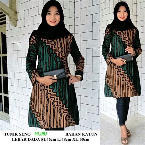 Salah satu model baju tunik terbaru 2019 adalah pattern catcher. 30+ Model Baju Tunik Bahan Batik - Fashion Modern dan Terbaru 2021 | PUSAT-MUKENA.COM Jual ...