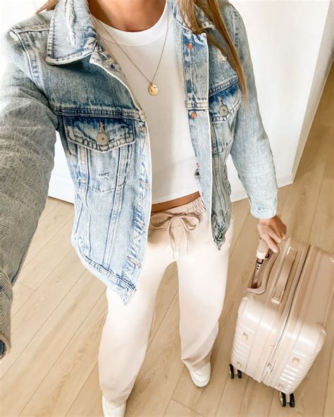Neutral Airport Outfits That Are Cozy And Effortlessly Chic — Neutrally