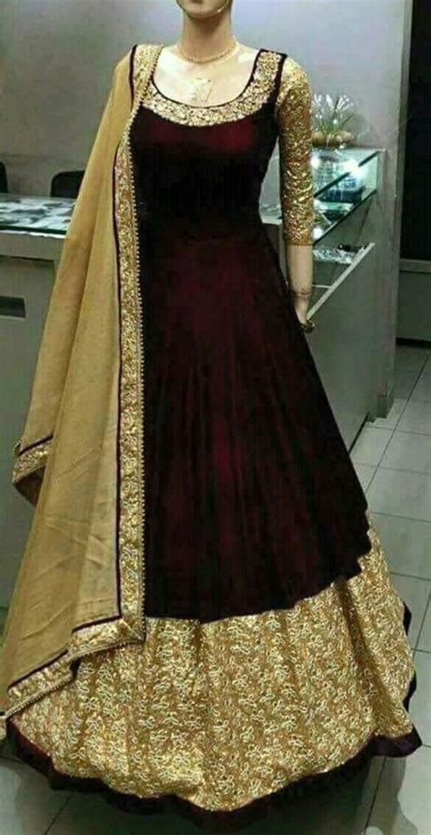 Pin By Zaib Khan On New Look N Top Lehnga Designs Party Wear