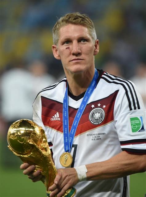 Born 1 august 1984) is a german former professional footballer who usually played as a central midfielder. schweinsteiger